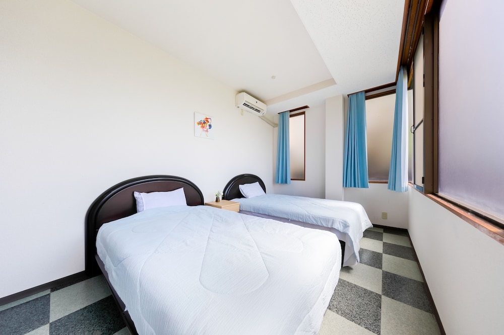 Standard Twin Room photo 1
