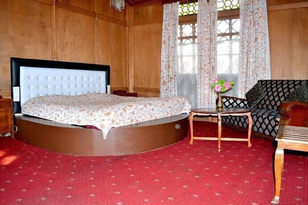 Luxury Studio Suite - Photo 2