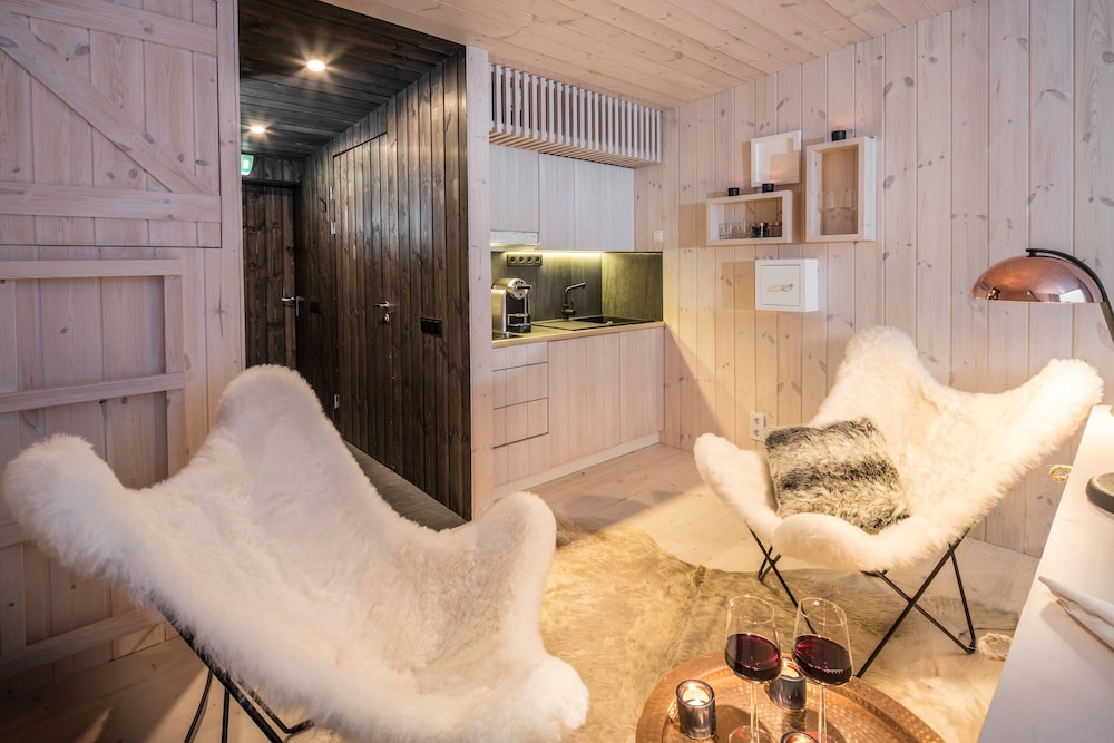Arctic TreeHouse Suite Twin with Kitchennette (Extra bed) photo 3