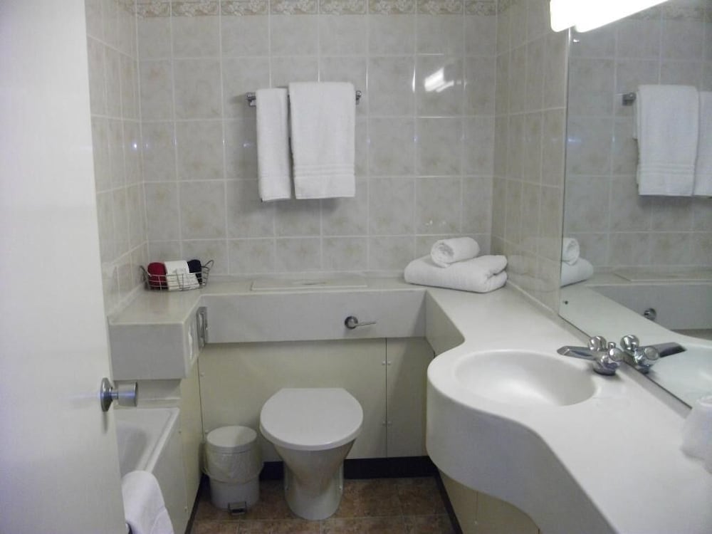 Standard Double Room, 1 Double Bed, Non Smoking, Ensuite - Photo 3