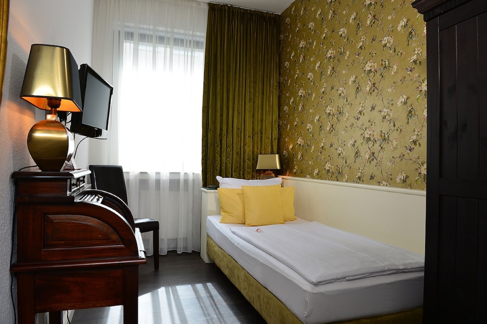 Basic Single Room photo 1