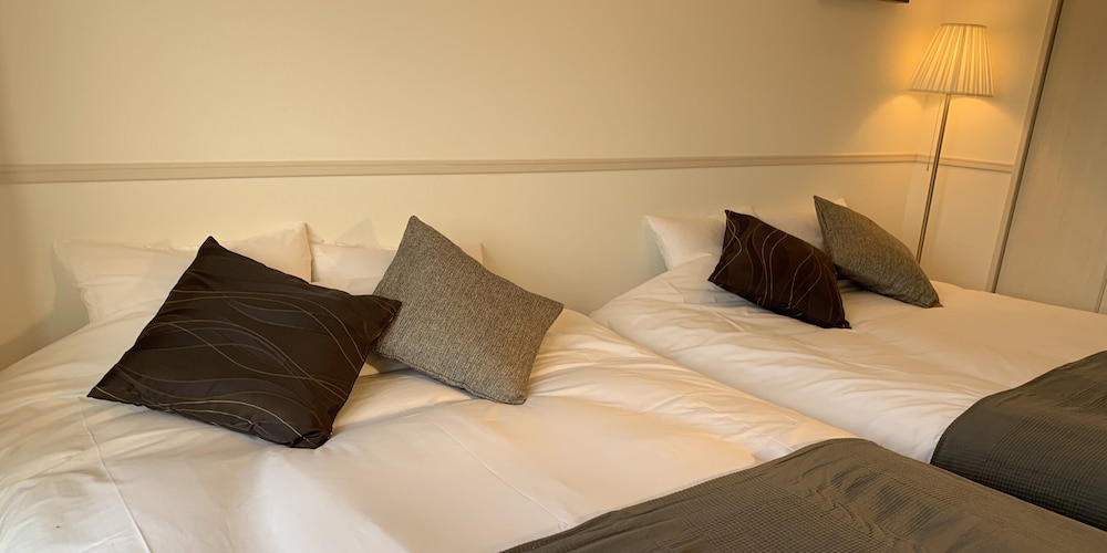 Family Suite, Brown 6 - Photo 9