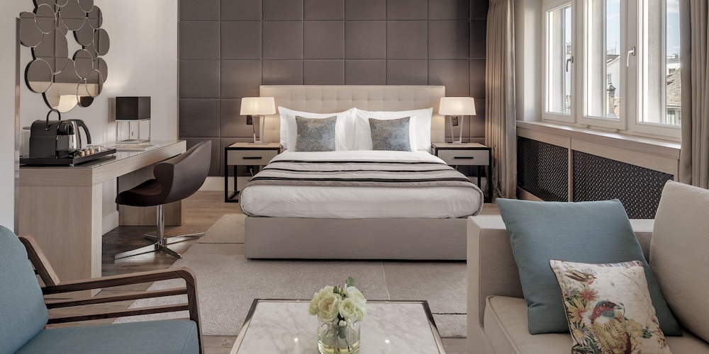 Family Room, 1 King Bed with Sofa bed photo 1
