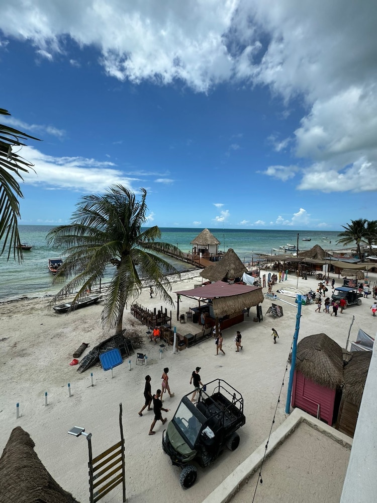 Deluxe Double Room, 2 Double Beds, Beachside photo 2