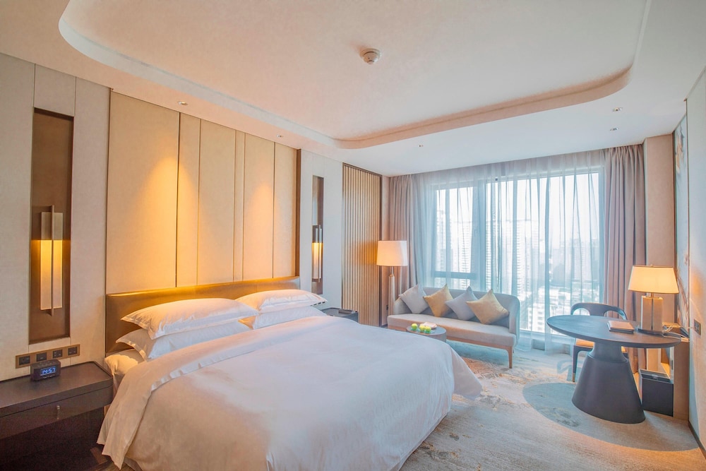 Room, 1 King Bed, City View - Photo 4