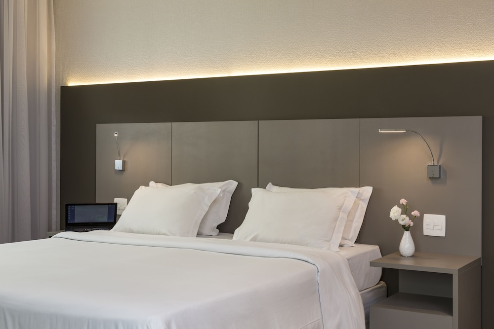 Luxury Room, 1 Queen Bed - Photo 2