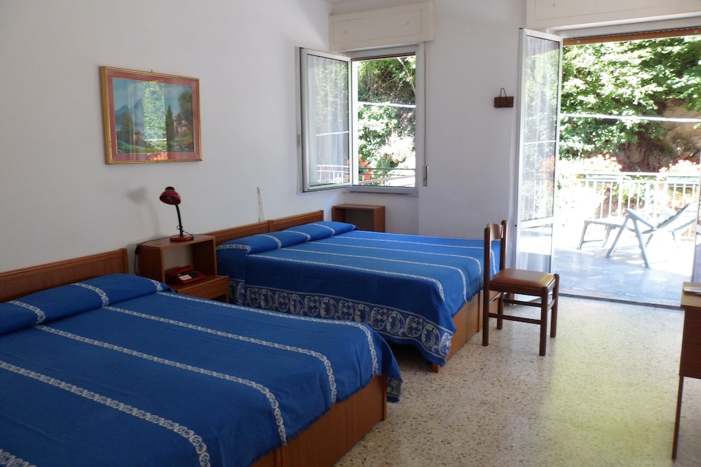 Standard Quadruple Room, 1 Bedroom, Valley View photo 1