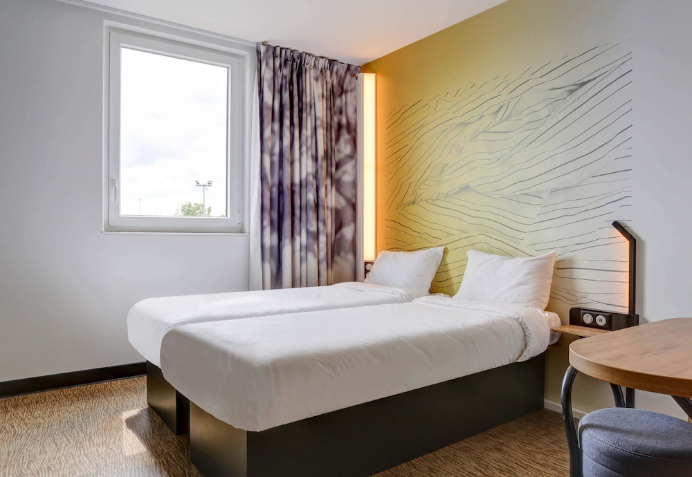 Twin Room - Photo 1
