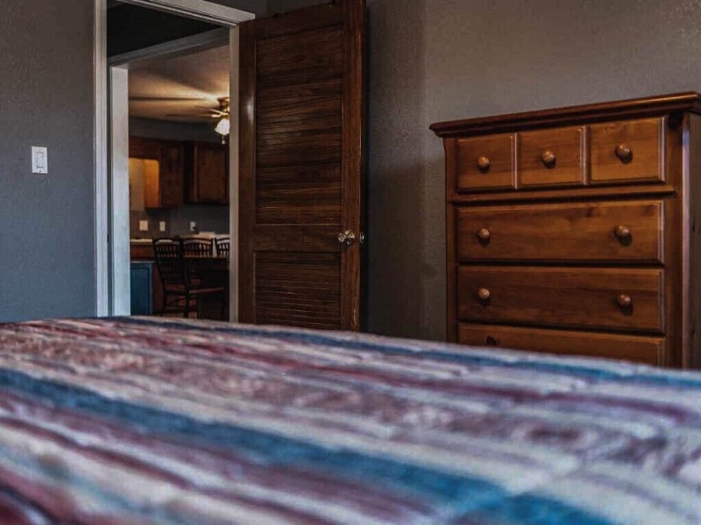 Spacious Suite, Lake Texoma, Lake View, Kitchenette - No Pets