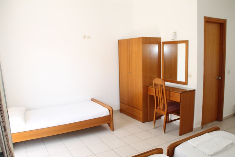 Standard Room, Partial Sea View