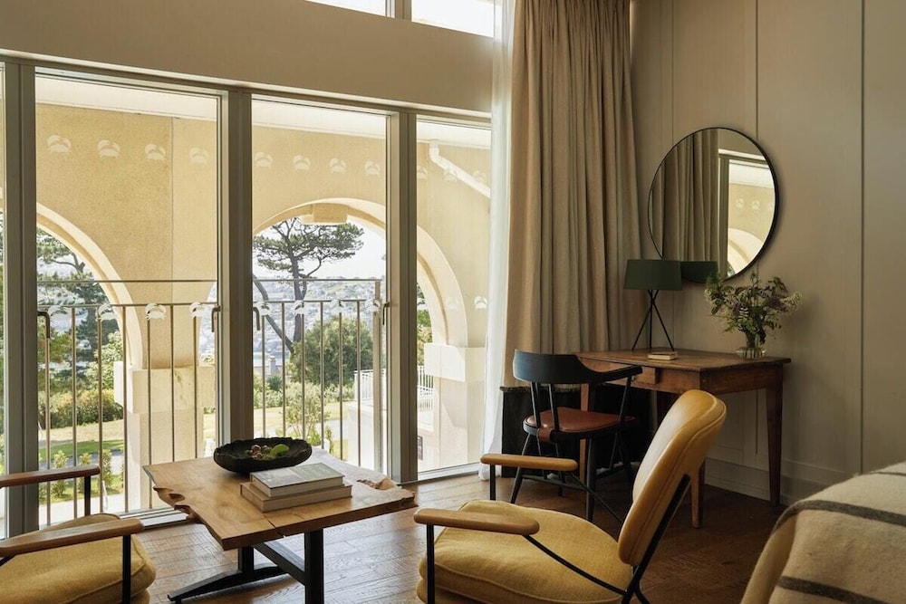 Deluxe Partial View Room - Photo 3