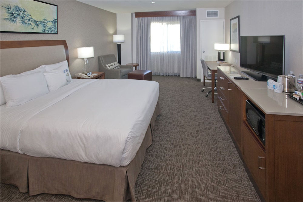 Standard Room, 1 King Bed - Photo 3