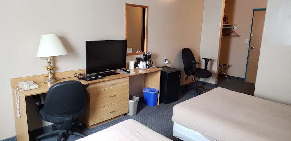 Standard Room, 2 Double Beds, Smoking photo 3