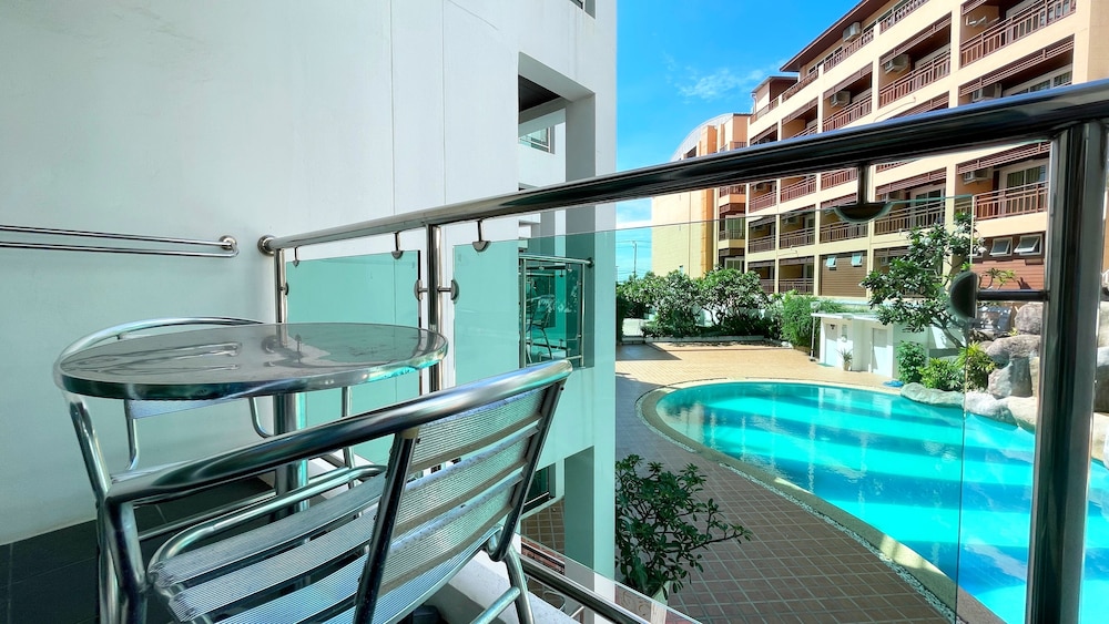 Deluxe Triple Room, Pool View - Photo 11