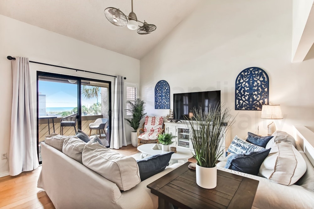 Condo, 3 Bedrooms
