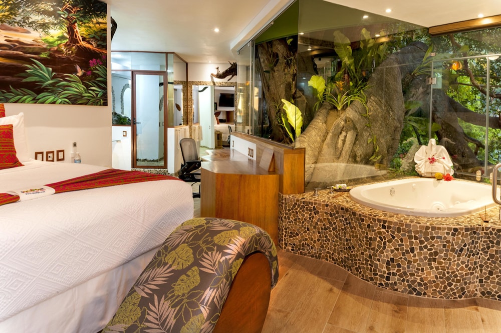 Jungle Love Nest-ocean View