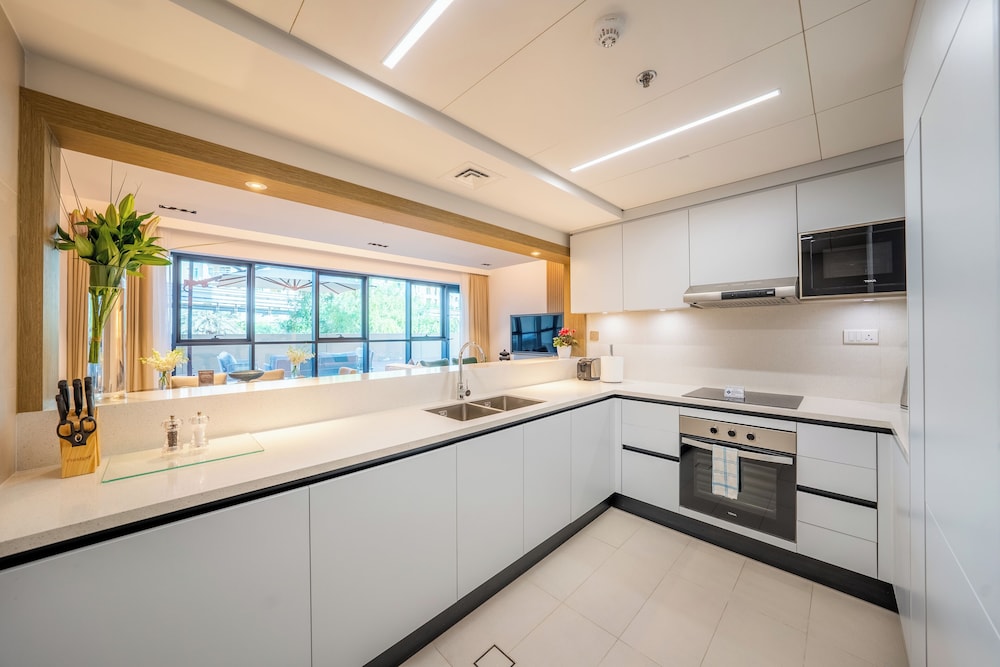 Deluxe Two Bedroom Apartment with Balcony
