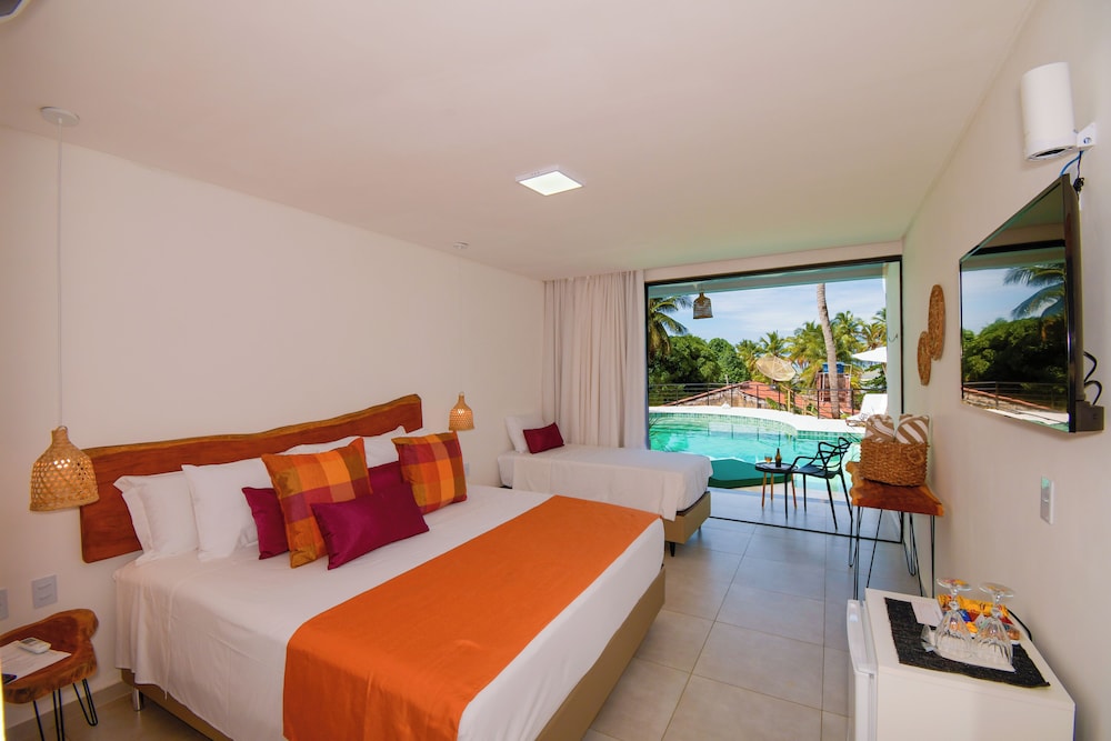Deluxe Triple Room, Pool View photo 1