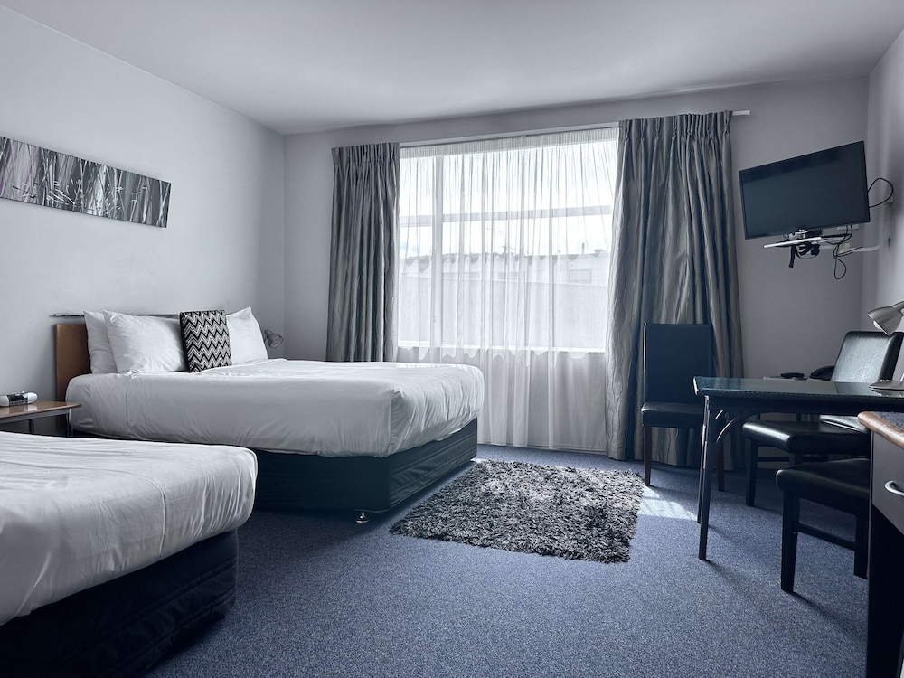 Standard Room, Multiple Beds, Non Smoking, Microwave