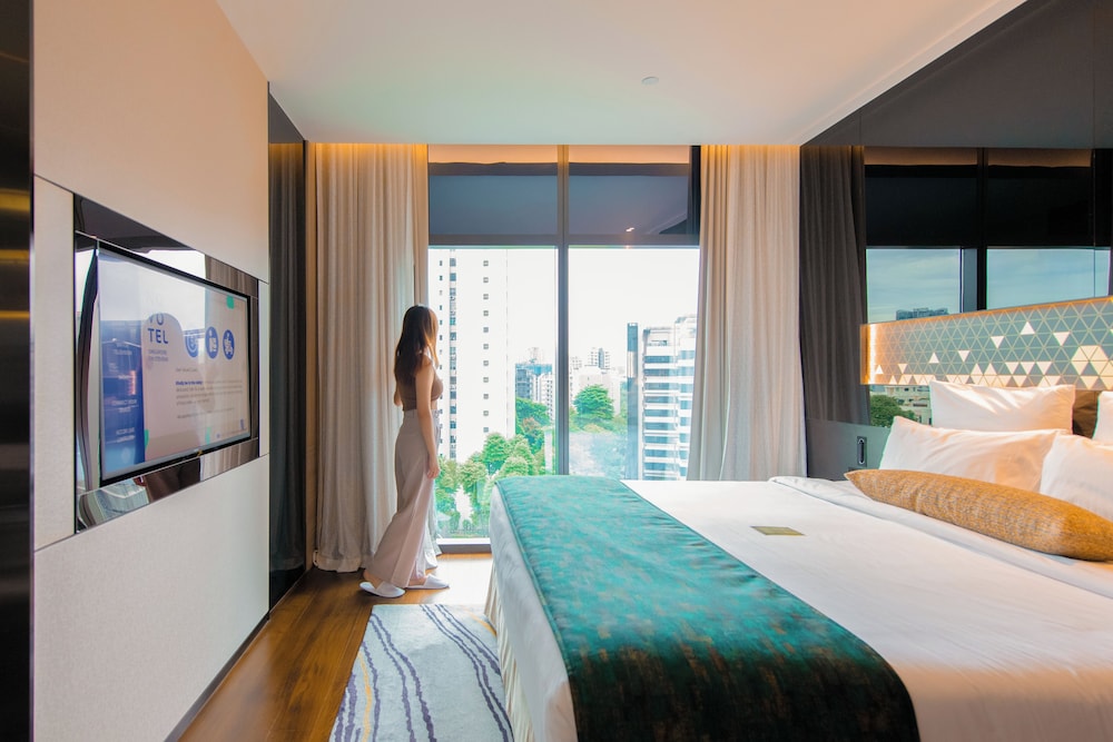 Premier Suite, 1 King Bed photo 2