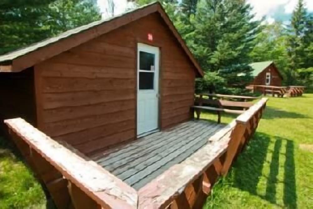 Standard Cabin, Shared Bathroom (Cedar Cabins) photo 3
