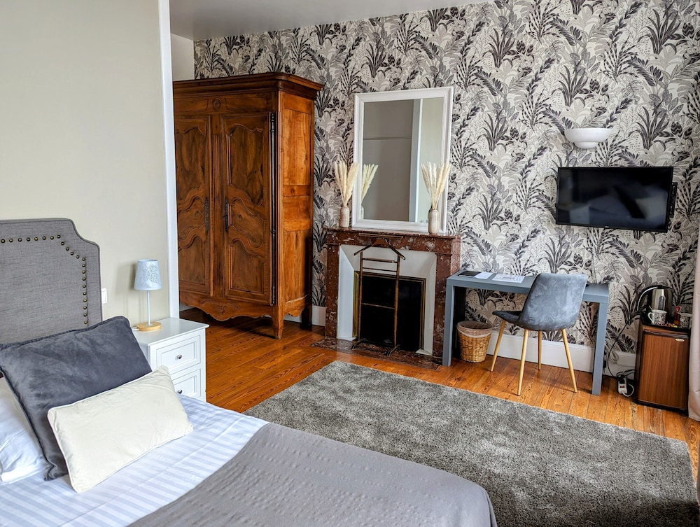 Twin Room - Photo 3