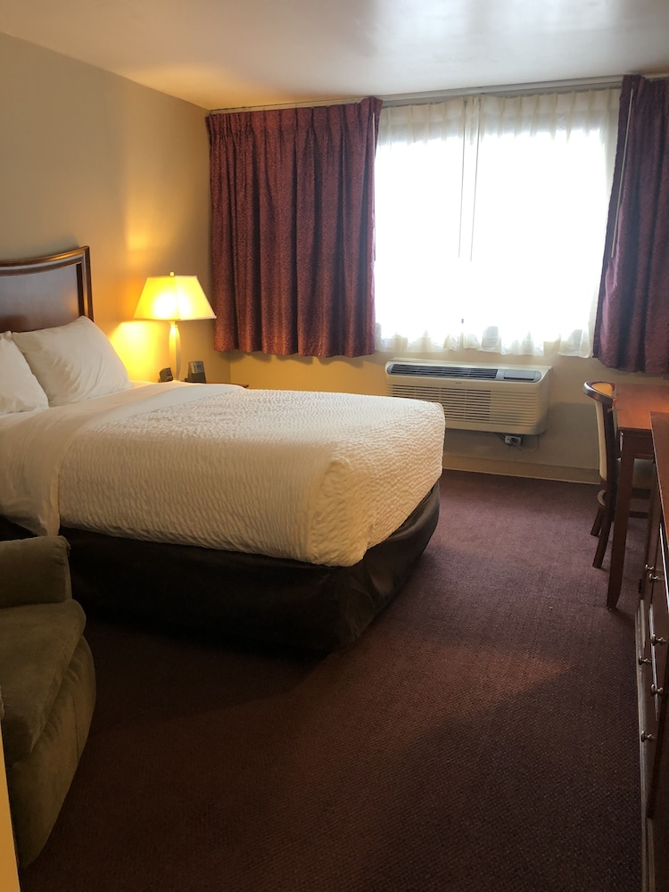 Room - Photo 1