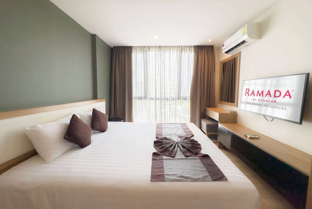 Deluxe Room, 1 Bedroom (1 King Bed)