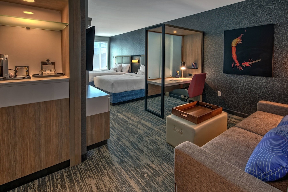 Suite, 2 Queen Beds - Photo 1