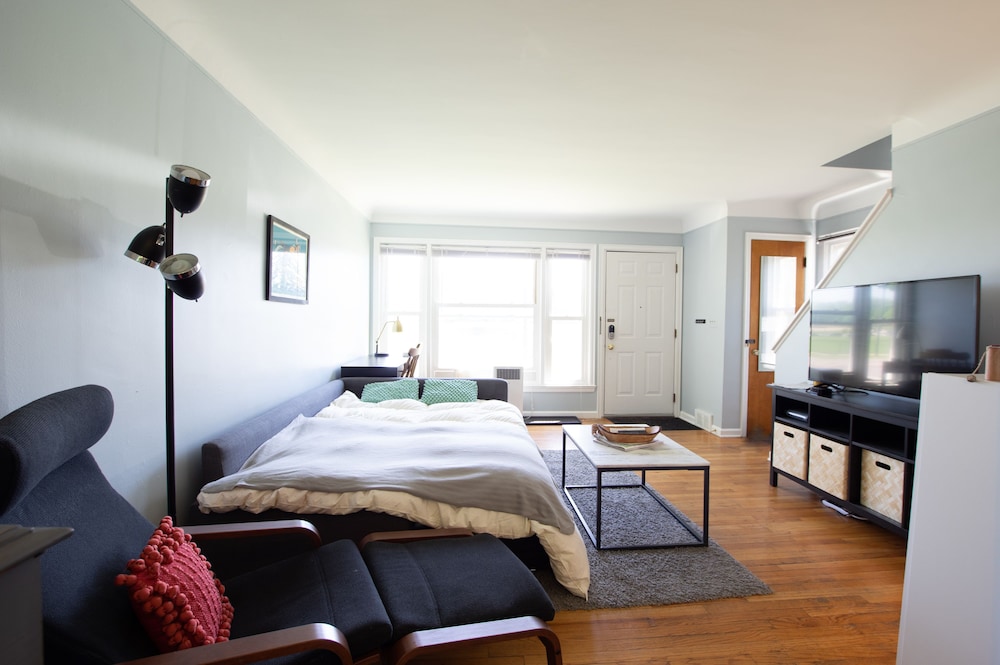 Condo, 2 Bedrooms photo 3