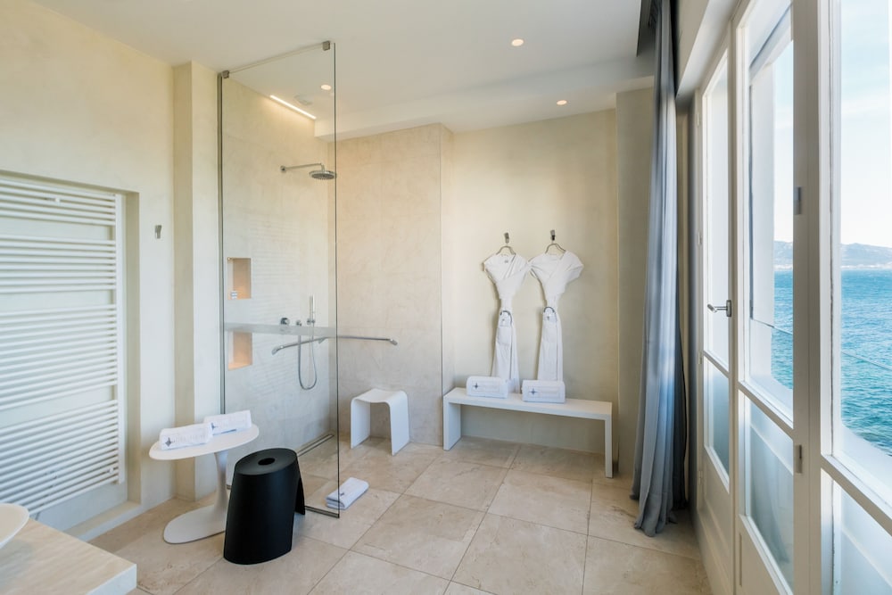 Executive Room, Sea View - Photo 3