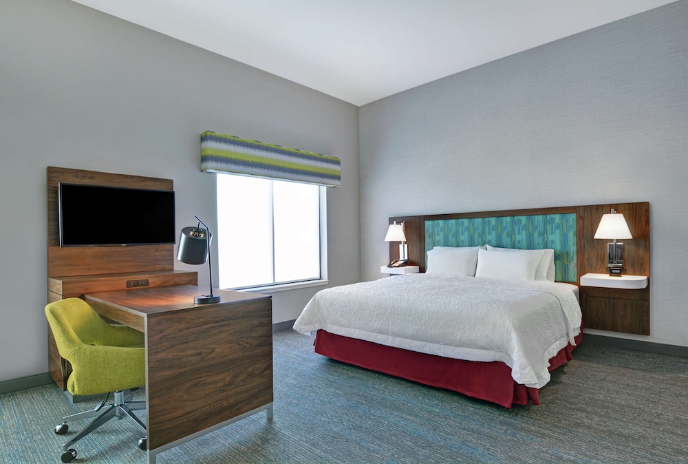 Suite, 1 King Bed, Accessible, Refrigerator & Microwave - Photo 3