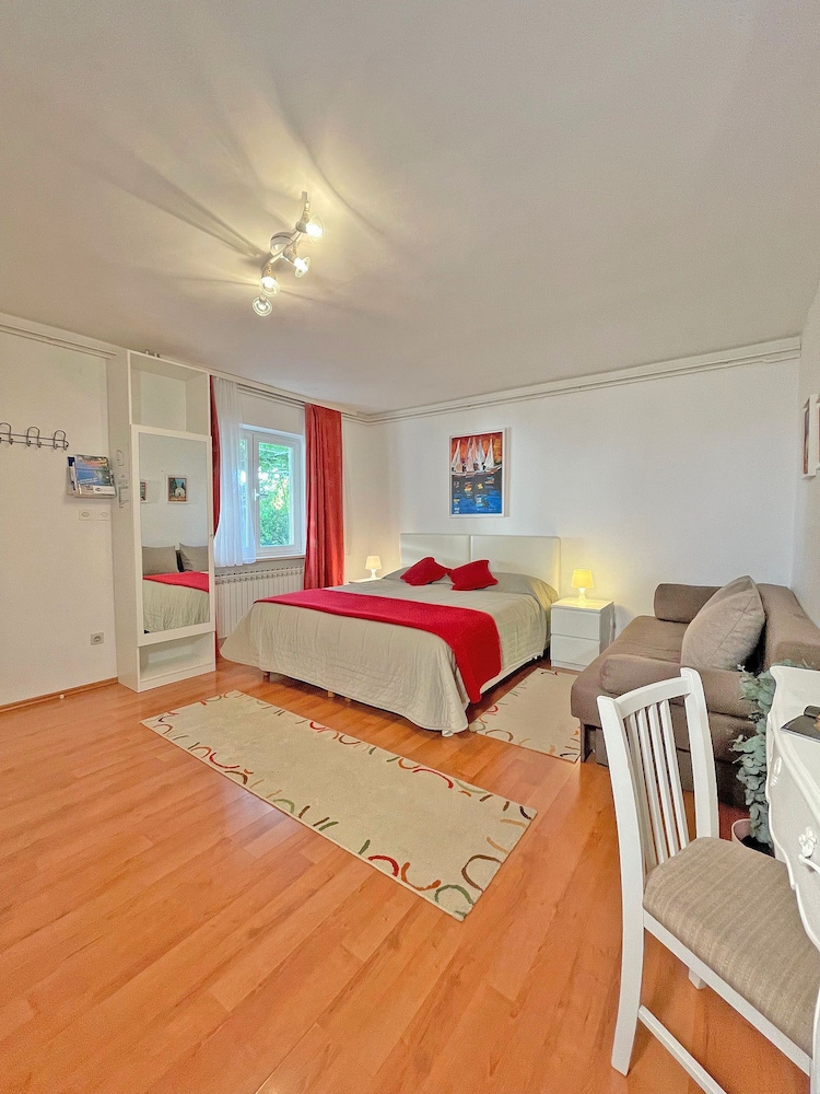 Classic Apartment, Terrace, Sea View photo 3