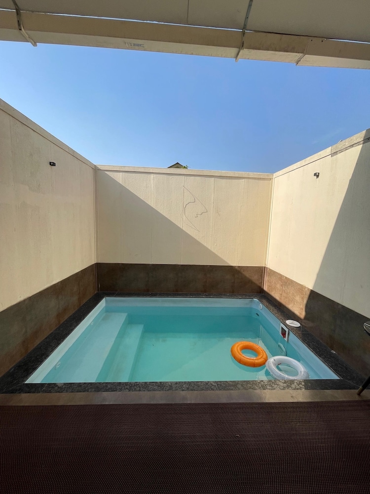 Room With Private Pool