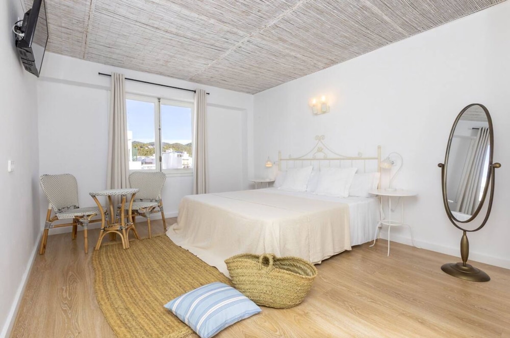 Double Room, 1 Queen Bed photo 2