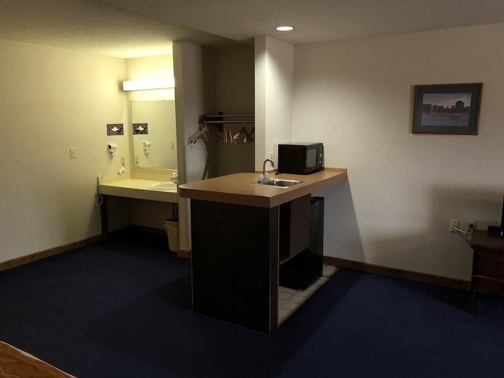 Suite, 2 Queen Beds, Non Smoking photo 3