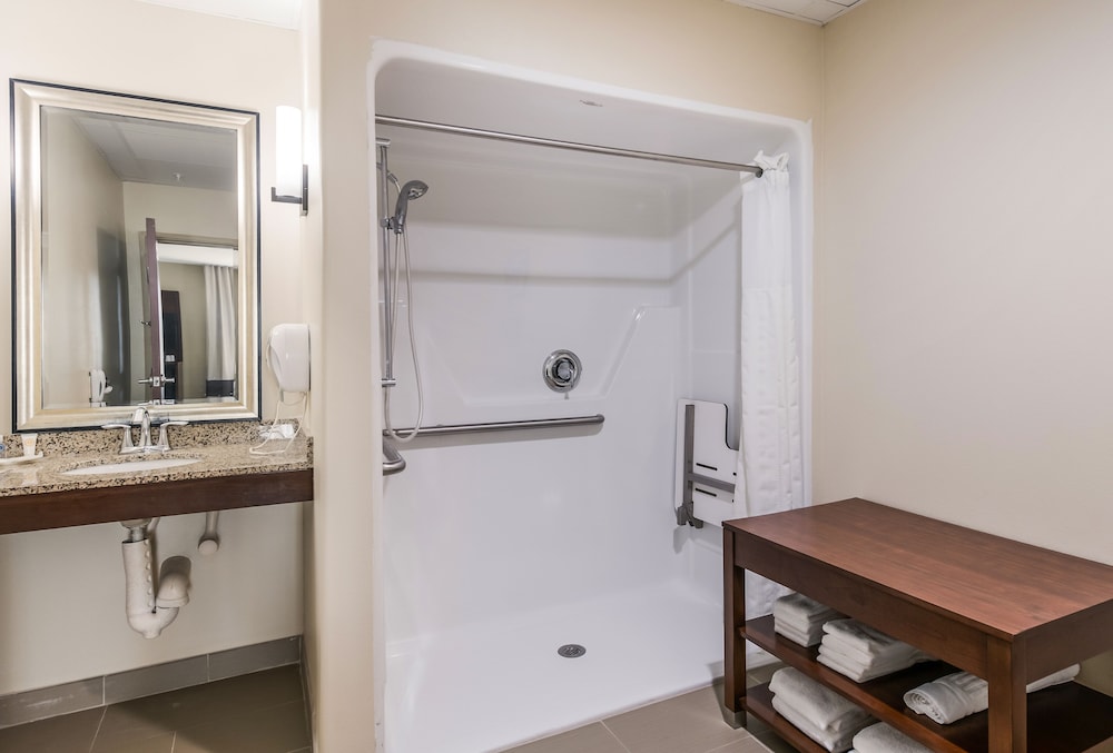 Suite, Multiple Beds, Accessible, Non Smoking - Photo 4