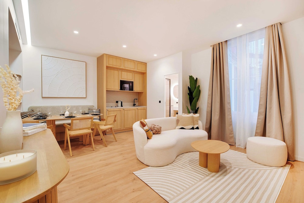 Apartment photo 1