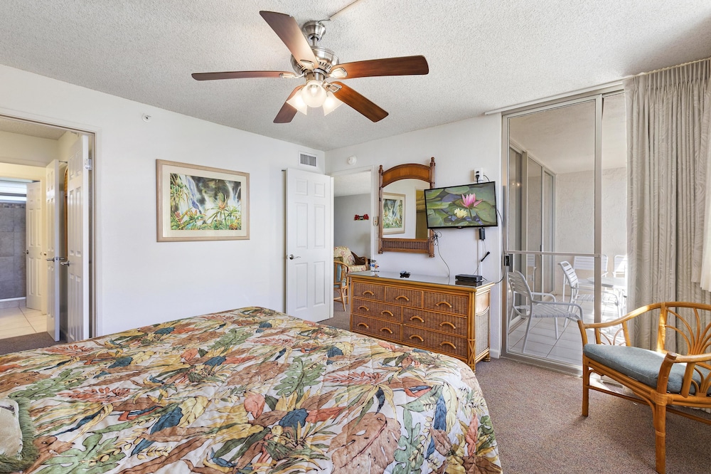 Deluxe Condo, 1 Bedroom, Ocean View, Poolside (Unit 815) photo 3