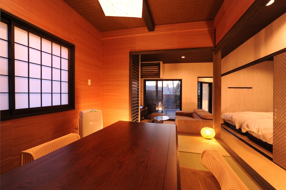Room For 4 Guests