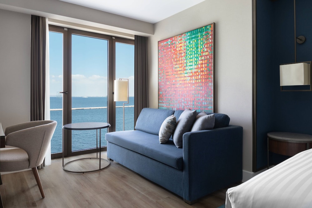 Executive Room, 1 Double Bed, Sea View thumbnail 5