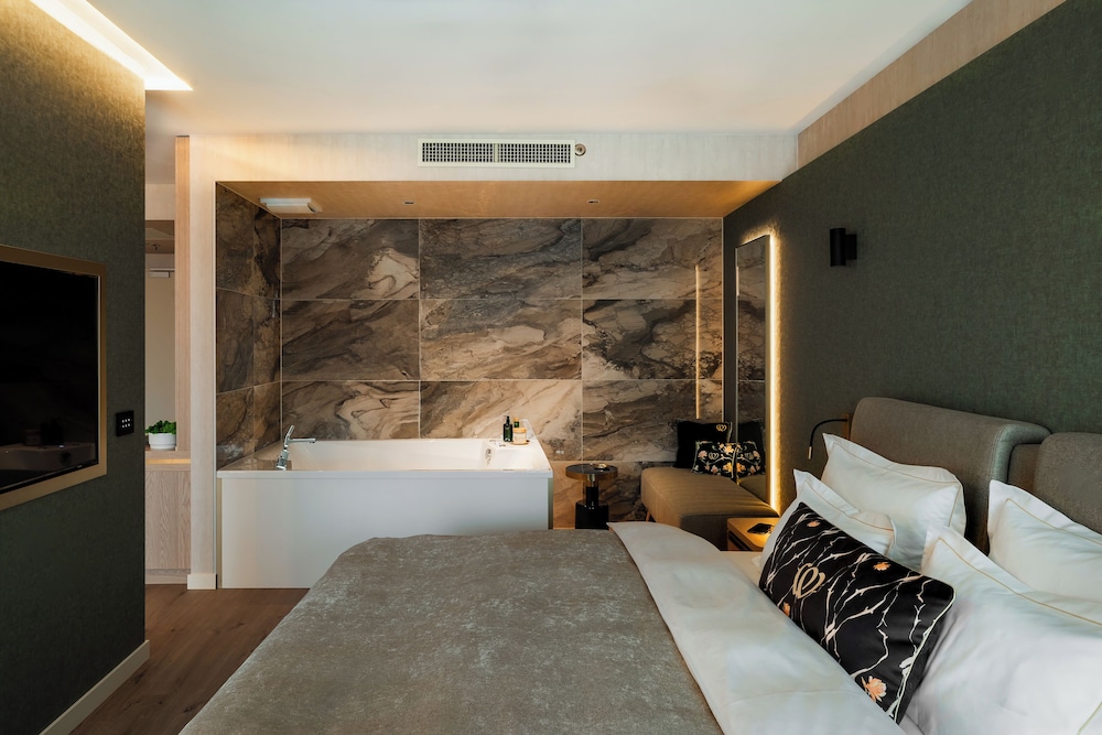 Premium Studio, Hot Tub