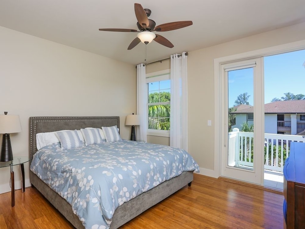 House, 5 Bedrooms photo 1