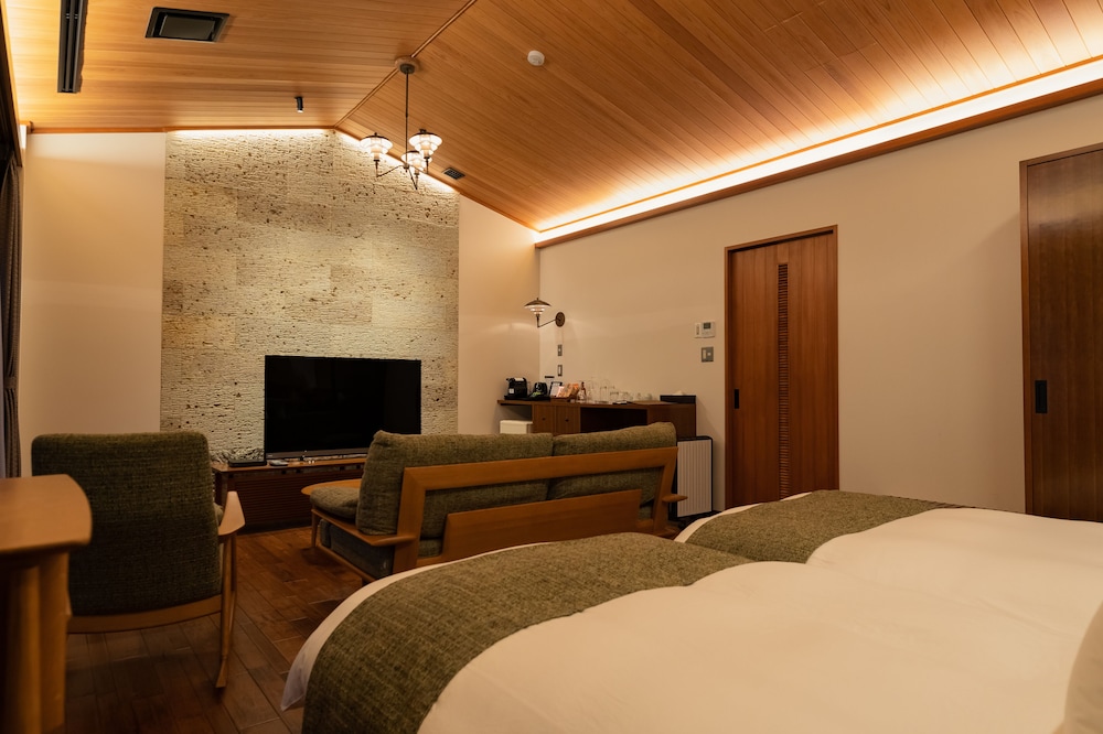 Deluxe Studio Suite, 1 Bedroom, Non Smoking, Annex Building photo 2