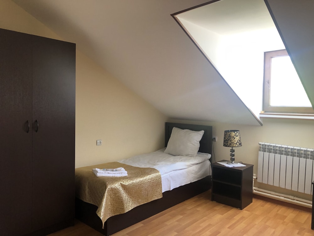 Budget Double Room photo 3