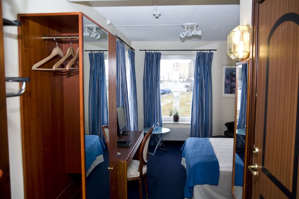 Standard Twin Room photo 2