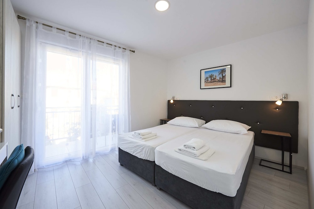 Deluxe Room (S6)