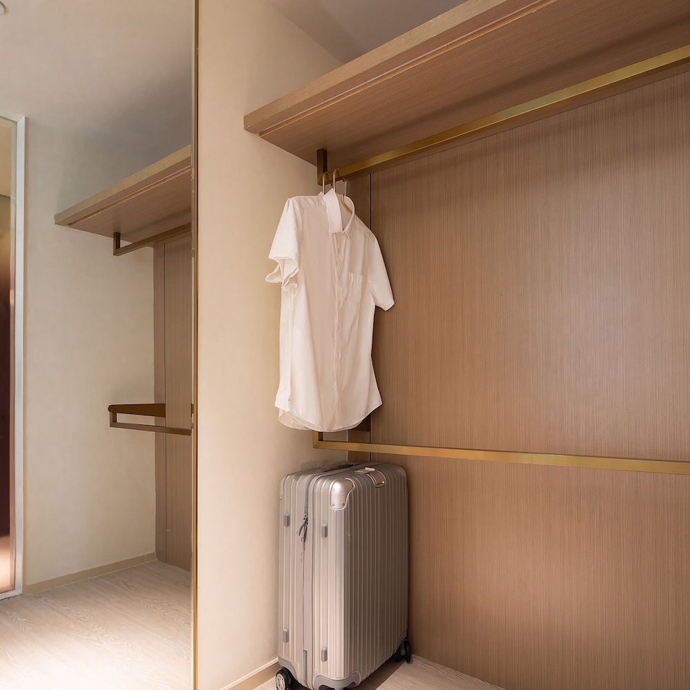 Superior Suite, Non Smoking - Photo 2
