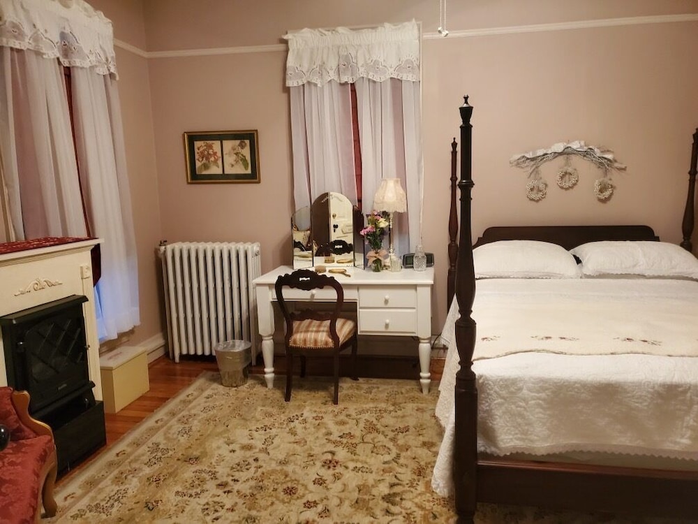 Honeymoon Suite photo 3
