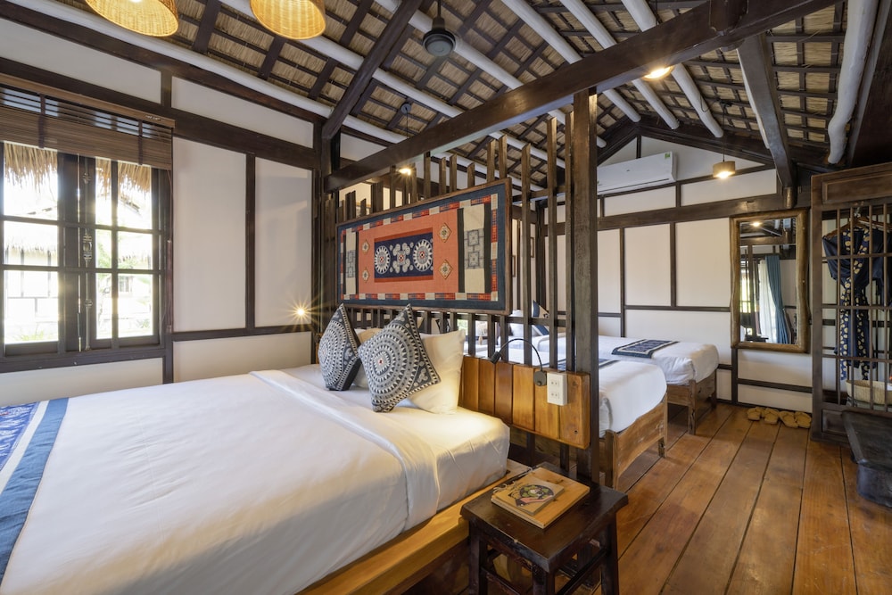 Floating Bungalow photo 1